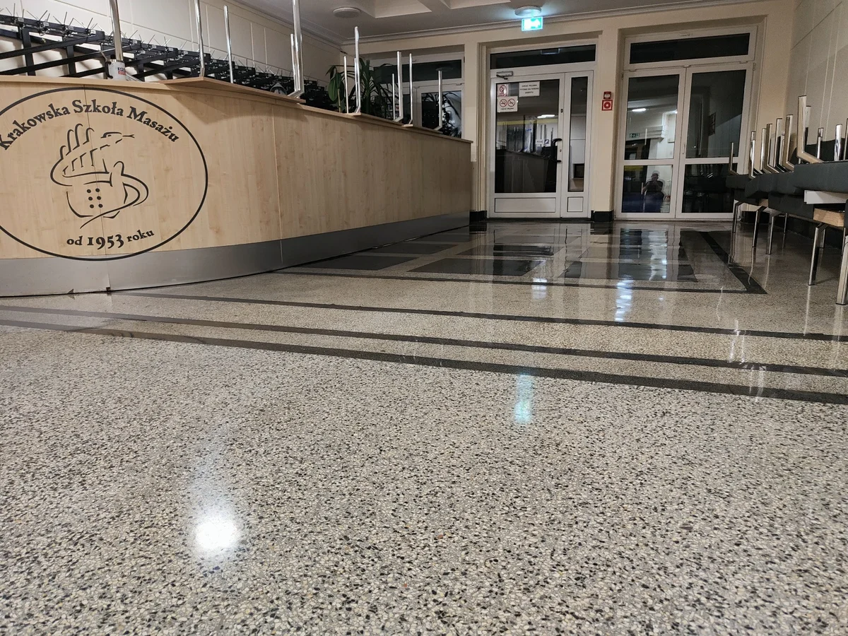 Szlifowanie Lastryko - Szkoła Masażu nr 2 - zdjęcie z realizacji